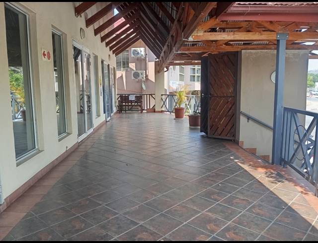 155M² BUSINESS CENTRE TO LET IN SONHEUWEL